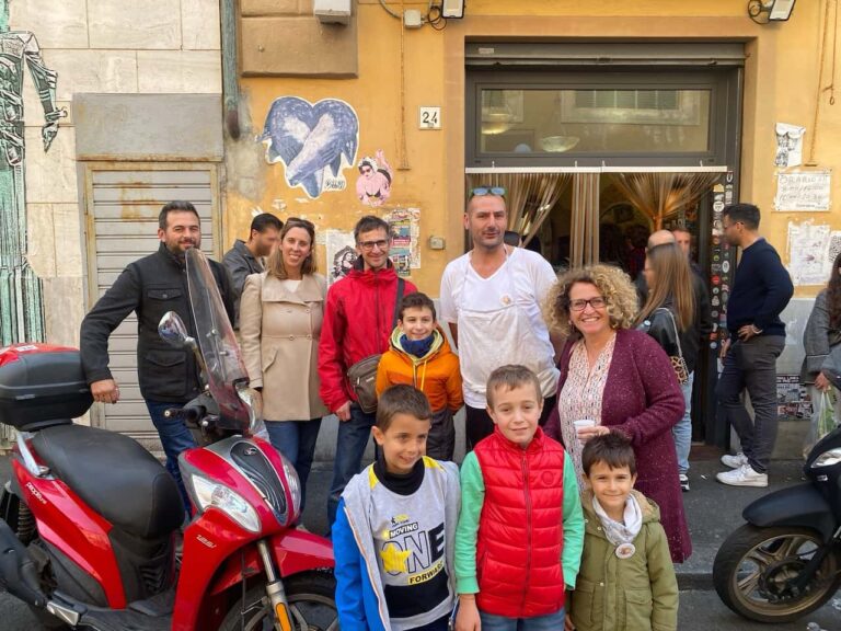 L’Associazione “Bella Livorno” in visita ai negozi storici della città